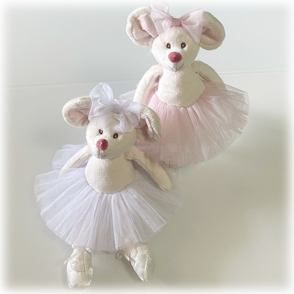 - "Antonia Dancing Mousy"  , 25 (,  1)