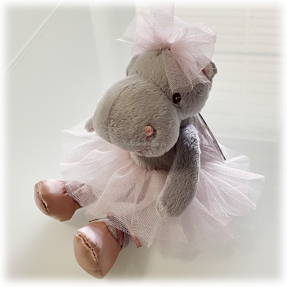 - "Cute Rafaella, 15  (,  1)
